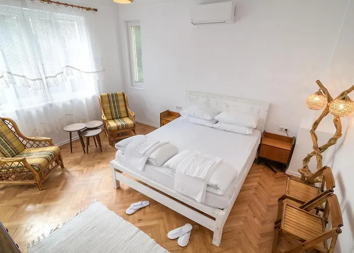 Boho Chic Free Parking